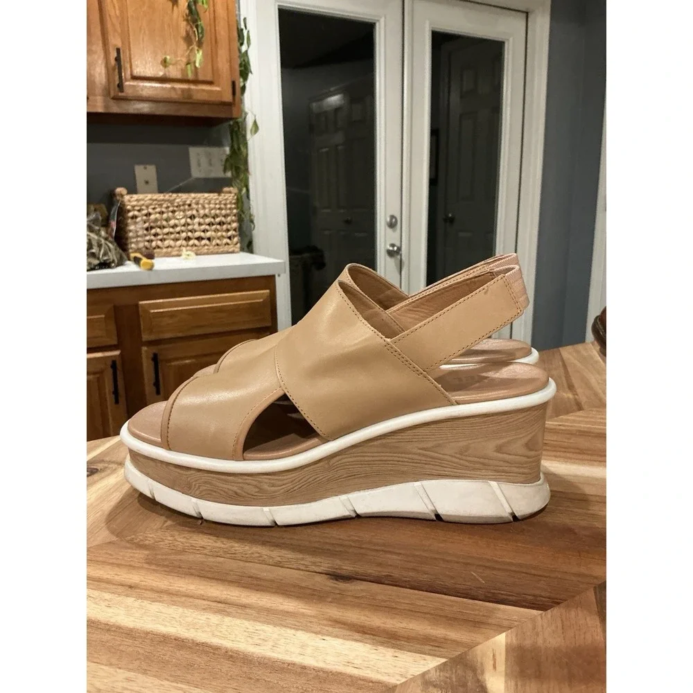 Sorel Joanie III Slingback‎ Sandal Honest Beige/White Womens Size 10.5